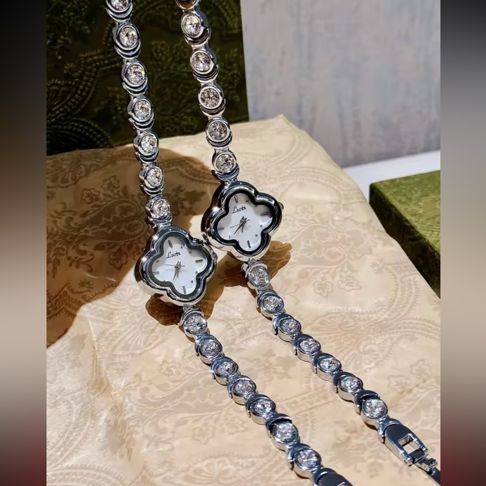 Alhambra Crystal Clover Elegance Bracelet Watch - Picture 5 of 7